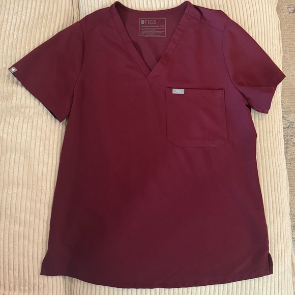 FIGS red scrubs - Picture 4 of 9